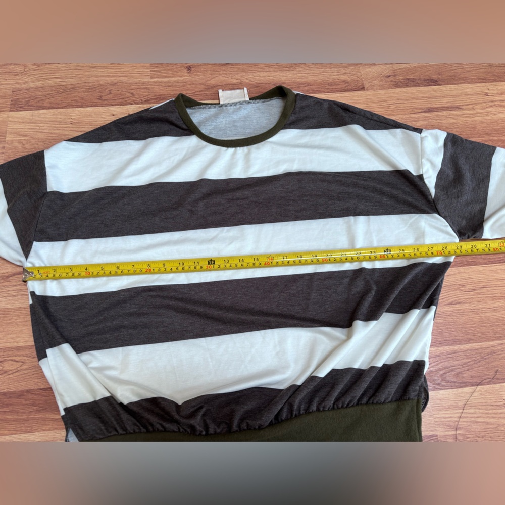 Fantastic Fawn Knit Top Gray & White Striped Long Sleeve Women’s X Large - Picture 8 of 9